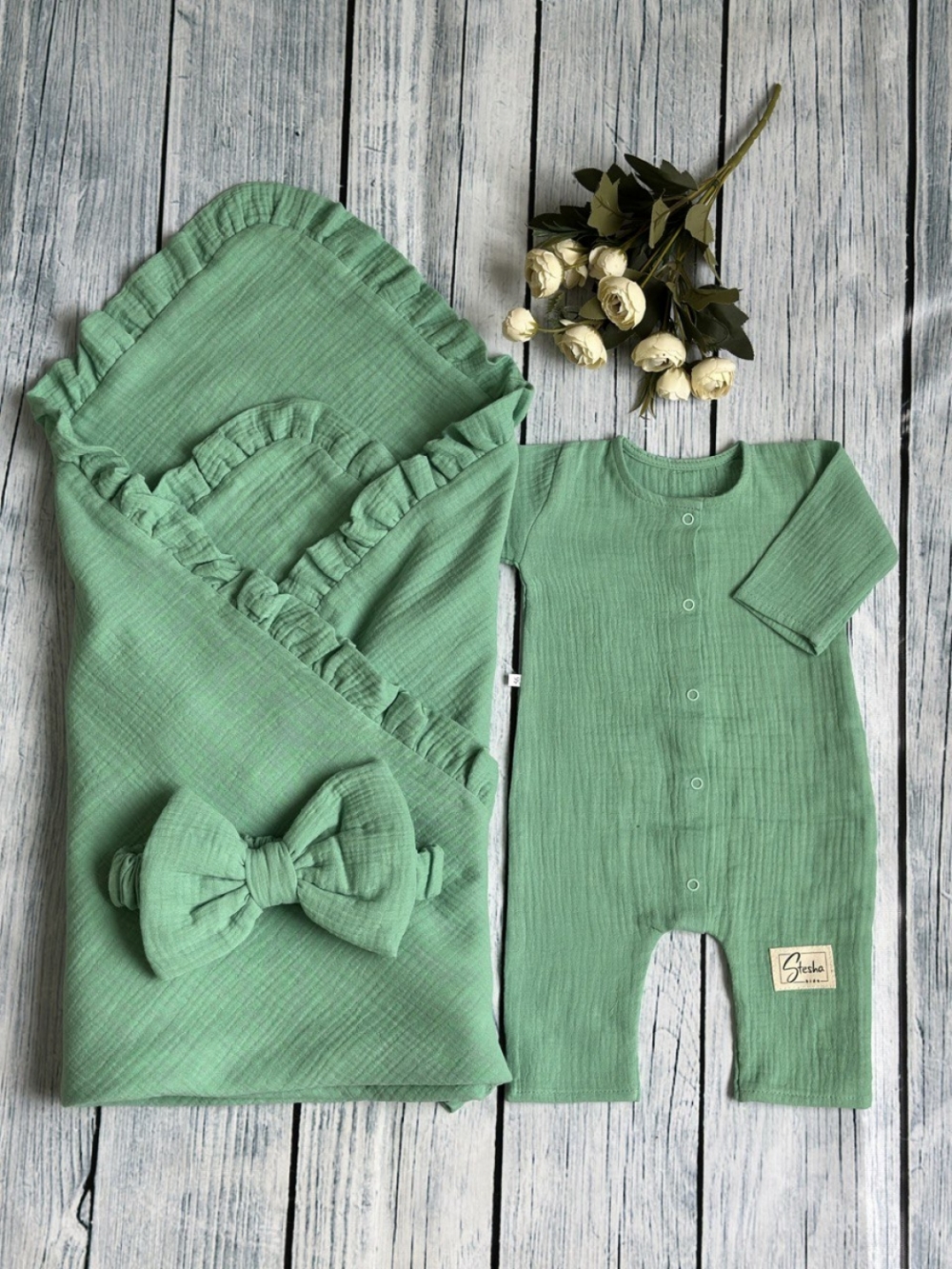 335-ОЛ. Комплект из детского комбинезона,  р 56 и конверта муслин, хлопок 100% 90/90 см, олива